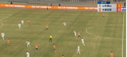 【中超】克雷桑闪击贾德松头球 泰山4比2亚泰开门红