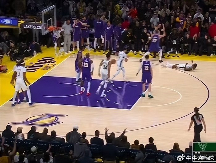 开云体育官网-裁判报告还能掺假？湖人雄鹿0误判引质疑：东契奇没6犯、老詹被打手|詹姆斯|勒布朗·詹姆斯|小波特|洛杉矶湖人队|波特兰开拓者队_新浪体育_新浪新闻