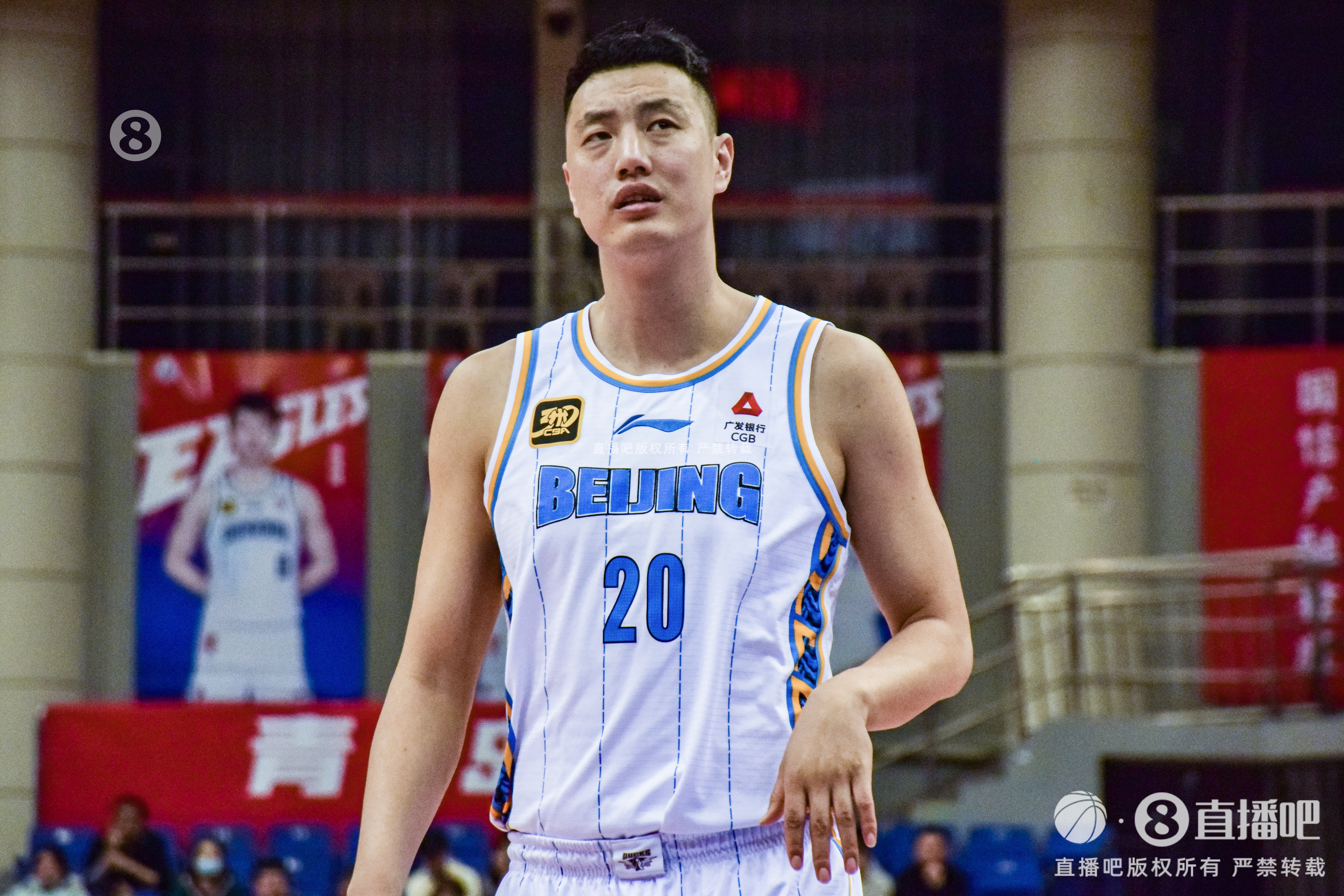 开云-北京虽然输了但真得给翟晓川竖大拇指 周琦受伤后最后只能靠川队