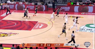 开云体育官网-看了阿旺奎因互相甩锅拒投三分的名场面，才知道广东队架构有多糟