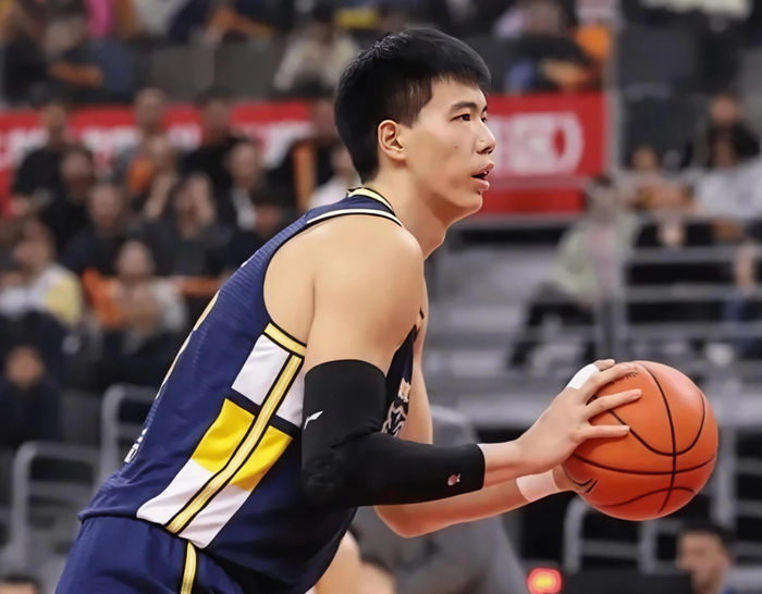 杜锋接受采访，回应焦泊乔请假离开广东队|广东男篮|球队|离队|康复|事务_新浪体育_新浪新闻