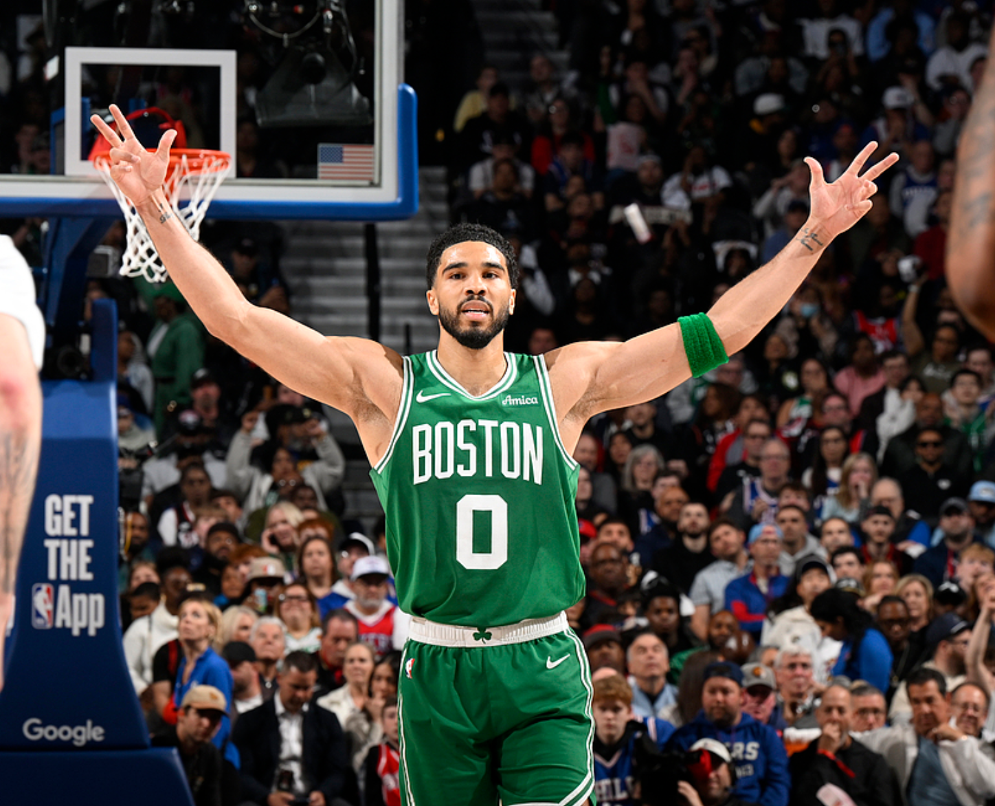 开云体育-凯尔特人128-96大胜76人！塔图姆创53年纪录，此战诞生4个事实