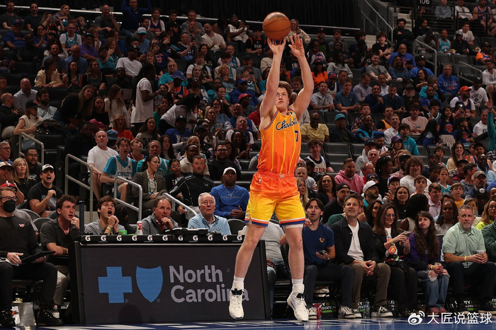 开云体育官网-新版“水花兄弟”，4号秀破尘封80年神纪录！三球5场狂扔73次三分|克努佩尔|NBA|黄蜂|常规赛|夏洛特黄蜂队_新浪体育_新浪新闻